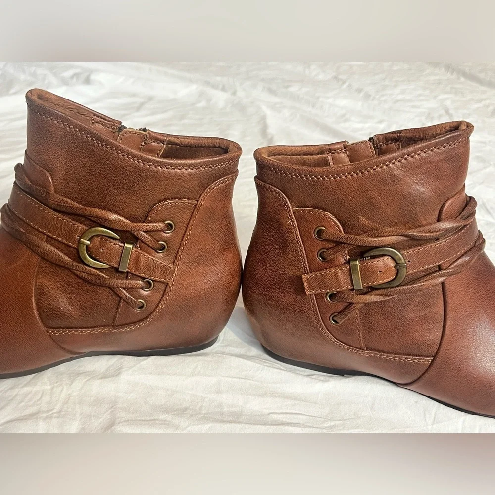 Rebound Patent Pending by Baretraps Women’s Wedge Brown Leather Boots Size 7.5